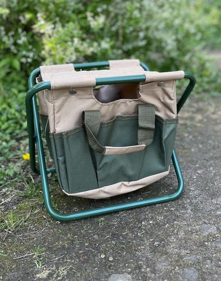 Chaise et sac outils pour jardiner - ADP0024